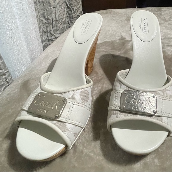 Coach , 8B , white - Picture 2 of 4